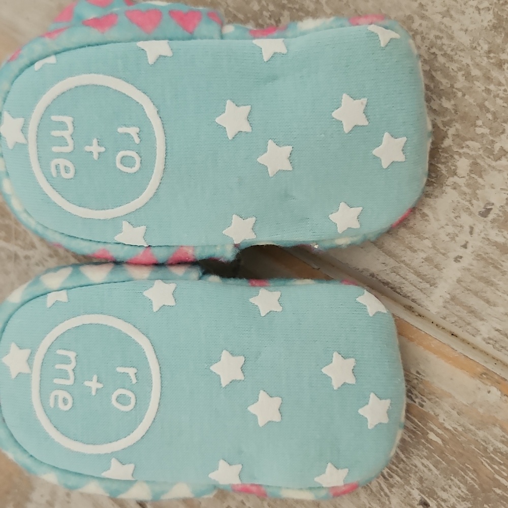 NWT Ro + Me By Robeez Heart Patterned‎ Baby Shoes 0 - 3 Momths Gift Baby Shower - Picture 3 of 6